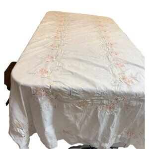 VTG Tablecloth  Floral Embroidery Cutwork Scalloped Edges 130 x 65 Cottage Read